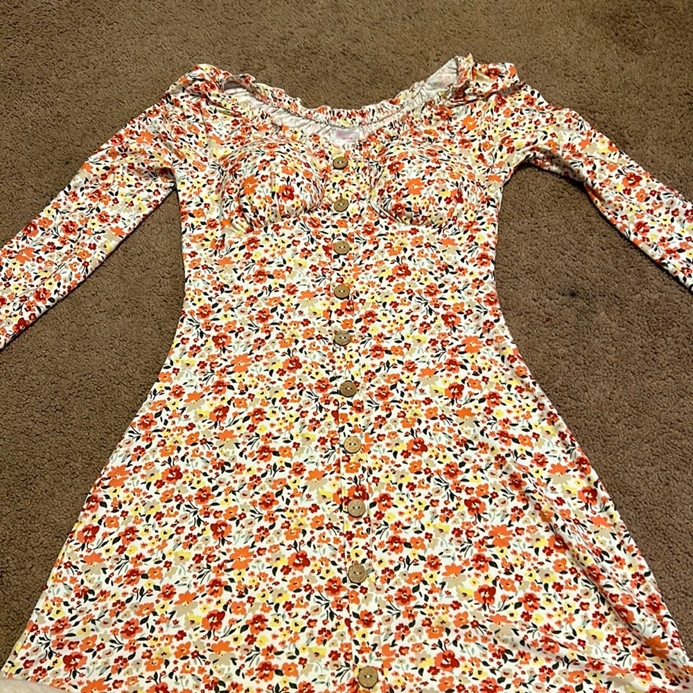 Floral print dress, long sleeved